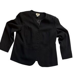 Vintage Black Wool Blazer No Collar ,V Neck
Fully Lined
6 Button Closure
Fitted